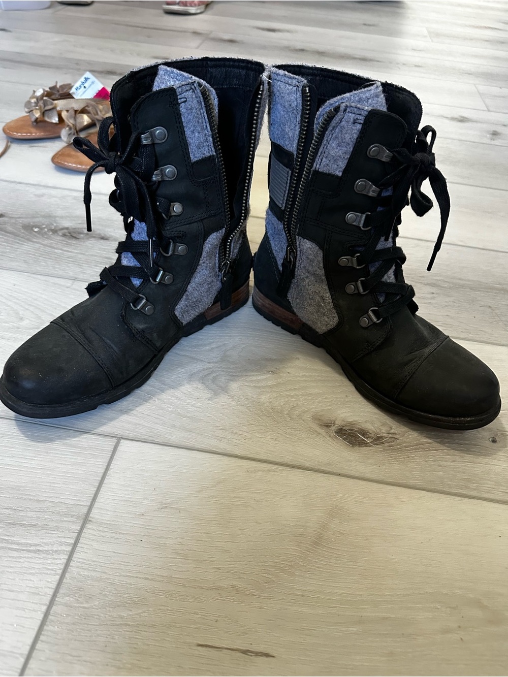 Sorel Black Ankle Lace-Up Boots with Zipper
